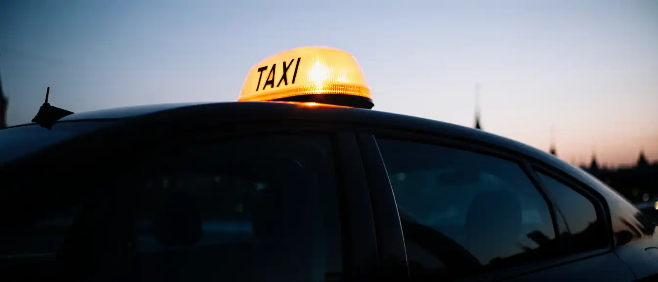 Новый стандарт для такси: как теперь должны выглядеть автомобили в России