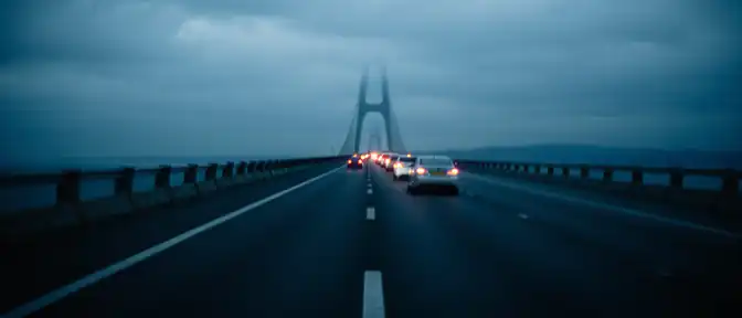 Внезапная остановка: движение по Крымскому мосту временно приостановлено